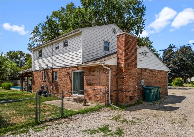 Photo 2 of Single family home for sale at 8878 Twincreek Dr, Franklin, OH 45005 | MLS# 965080 | Listing updated on 2026-09-06