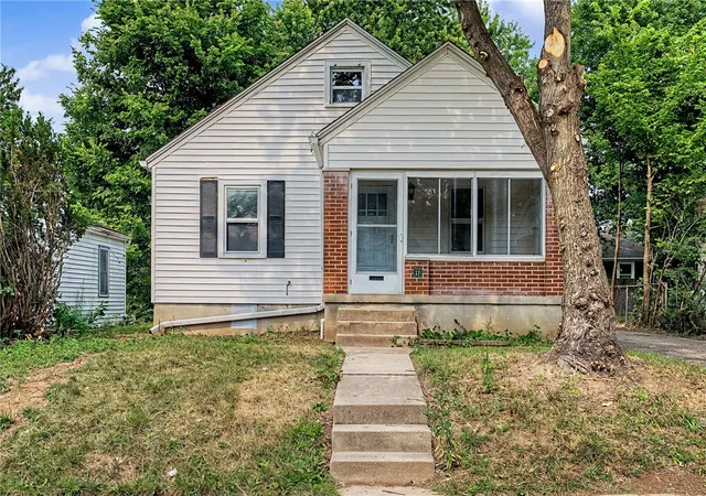 Photo 2 of Single family home for sale at 17 Coffman Ave, Dayton, OH 45426 | MLS# 965138 | Listing updated on 2026-09-12