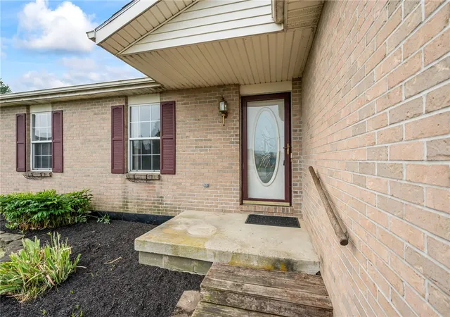 Photo 4 of Sale Pending at 405 Patty Dr, Bradford, OH 45308 | MLS# 965094 | Listing updated on 2026-09-25