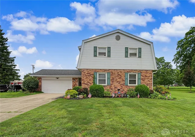 Photo 2 of Single family home for sale at 5295 David Dr, Tipp City, OH 45371 | MLS# 965269 | Listing updated on 2026-09-14
