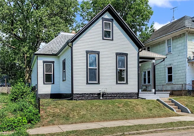 Photo 2 of Single family home for sale at 104 N Harbine Ave, Dayton, OH 45403 | MLS# 965406 | Listing updated on 2026-10-22