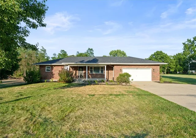 Single family home for sale at 4242 Elk Crk Rd, Trenton, OH 45067 | MLS# 965468