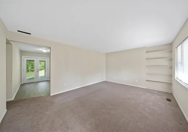Photo 3 of Single family home for sale at 4242 Elk Crk Rd, Trenton, OH 45067 | MLS# 965468 | Listing updated on 2026-09-23