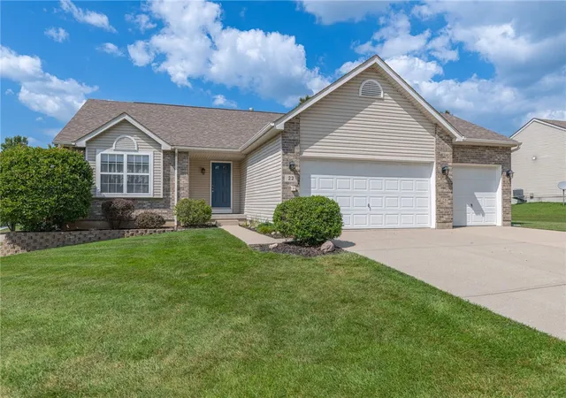 Photo 2 of Sale Pending at 22 Evergreen Ct, Franklin, OH 45005 | MLS# 965527 | Listing updated on 2026-08-31