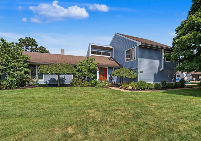 Photo 1 of Single family home for sale at 2605 Greenlawn Dr, Troy, OH 45373 | MLS# 965490 | Listing updated on 2026-09-27