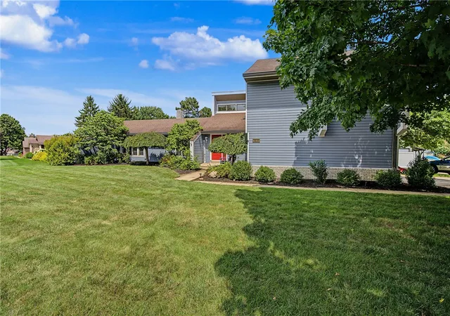 Photo 2 of Single family home for sale at 2605 Greenlawn Dr, Troy, OH 45373 | MLS# 965490 | Listing updated on 2026-09-27