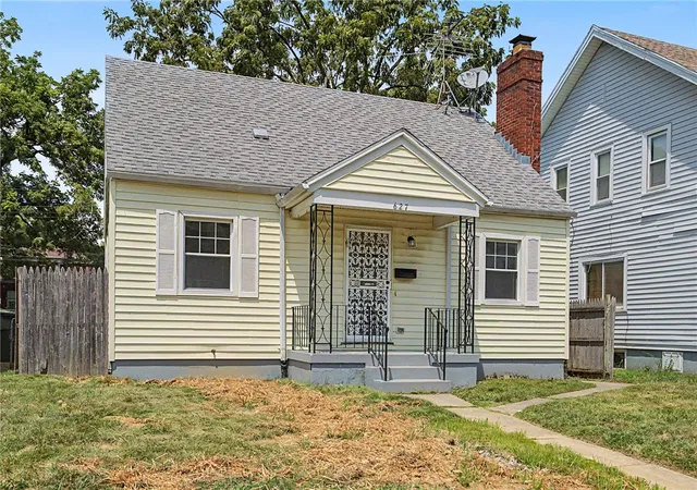 Photo 2 of Single family home for sale at 627 Yale Ave, Dayton, OH 45402 | MLS# 965602 | Listing updated on 2026-10-02