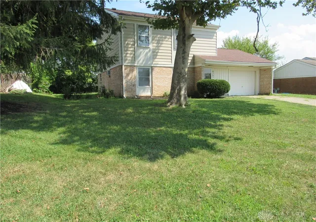 Single family home for sale at 6751 Shadowbrook Dr, Dayton, OH 45426 | MLS# 965561