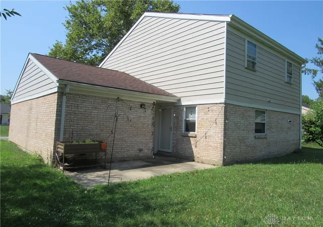 Photo 2 of Single family home for sale at 6751 Shadowbrook Dr, Dayton, OH 45426 | MLS# 965561 | Listing updated on 2026-10-02