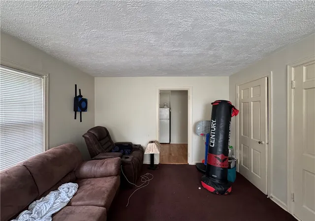 Listing Photo 5 - Condo for sale in building located at 263 Valleyview Dr, Dayton, OH 45405
