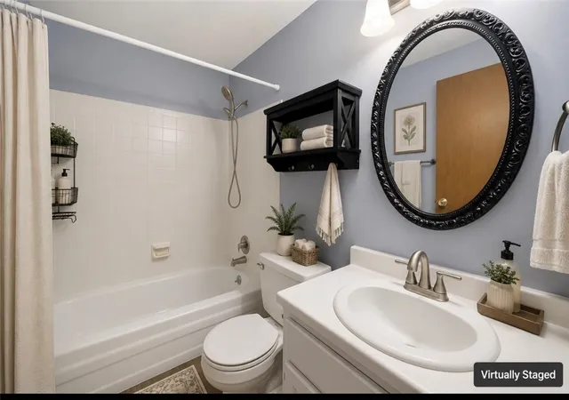 Listing Photo 5 - Condo for sale in building located at 3015 Colony Ln, Springfield, OH 45503