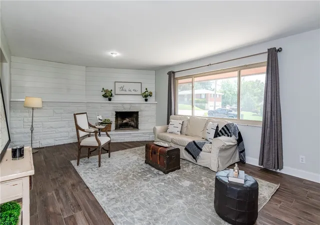 Photo 3 of Sale Pending at 617 Stoneybrook Dr, Dayton, OH 45429 | MLS# 965479 | Listing updated on 2026-09-08