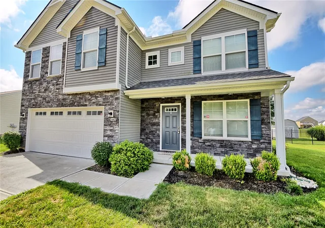 Photo 2 of Single family home for sale at 1097 Marty Lee Ln, Franklin, OH 45005 | MLS# 965830 | Listing updated on 2026-09-14
