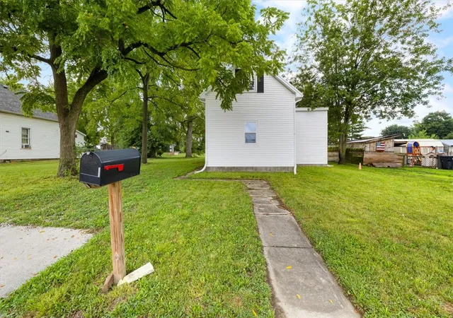 Photo 3 of Single family home for sale at 309 Market St, Union City, OH 45390 | MLS# 965777 | Listing updated on 2026-10-05