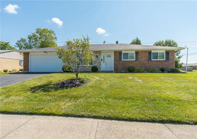 Photo 2 of Sale Pending at 185 Katy Ln, Englewood, OH 45322 | MLS# 965746 | Listing updated on 2026-09-03