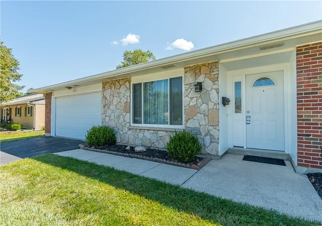 Photo 3 of Sale Pending at 185 Katy Ln, Englewood, OH 45322 | MLS# 965746 | Listing updated on 2026-09-03