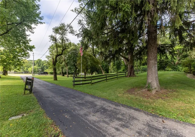 Photo 2 of Single family home for sale at 7853 Chambersburg Rd, Dayton, OH 45424 | MLS# 965848 | Listing updated on 2026-09-12