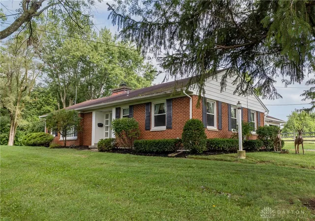 Photo 3 of Single family home for sale at 7853 Chambersburg Rd, Dayton, OH 45424 | MLS# 965848 | Listing updated on 2026-09-12