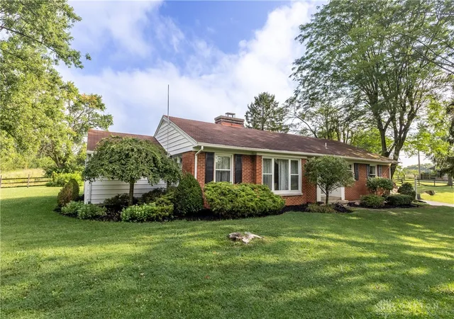 Photo 3 of Single family home for sale at 7853 Chambersburg Rd, Dayton, OH 45424 | MLS# 965848 | Listing updated on 2026-09-12