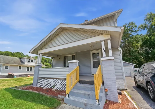 Photo 2 of Sale Pending at 913 Rice St, Springfield, OH 45505 | MLS# 965123 | Listing updated on 2026-09-02