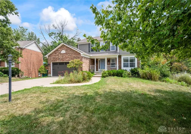 Photo 3 of Sale Pending at 1176 Pickett Ridge Ct, Beavercreek, OH 45434 | MLS# 964893 | Listing updated on 2026-09-29
