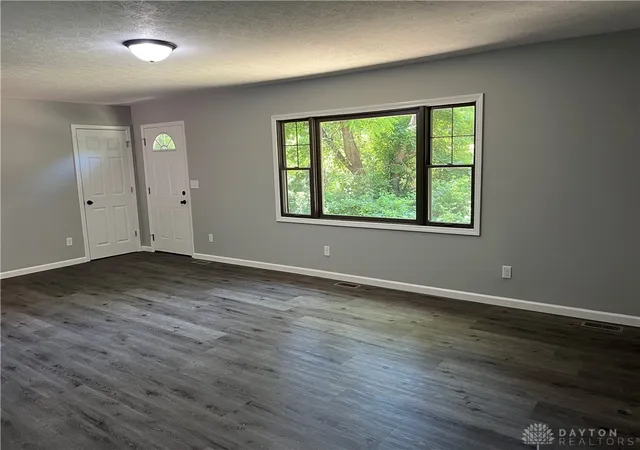 Photo 3 of Single family home for sale at 6020 Dog Leg Rd, Dayton, OH 45415 | MLS# 965439 | Listing updated on 2026-09-08