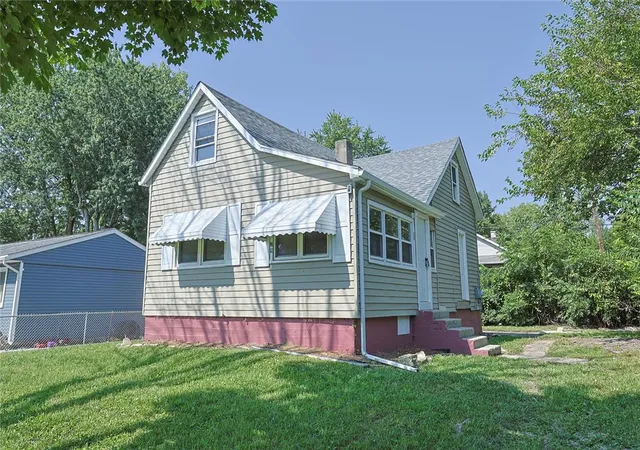 Photo 1 of Single family home for sale at 29 S Lansdowne Ave, Dayton, OH 45417 | MLS# 965945 | Listing updated on 2026-09-29