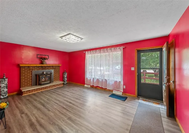 Photo 4 of Sale Pending at 2605 Cincinnati Dayton Rd, Middletown, OH 45044 | MLS# 965955 | Listing updated on 2026-09-18