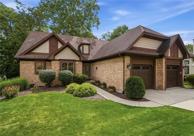 Photo 1 of Single family home for sale at 7128 Hunters Crk Dr, Dayton, OH 45459 | MLS# 965712 | Listing updated on 2026-09-13