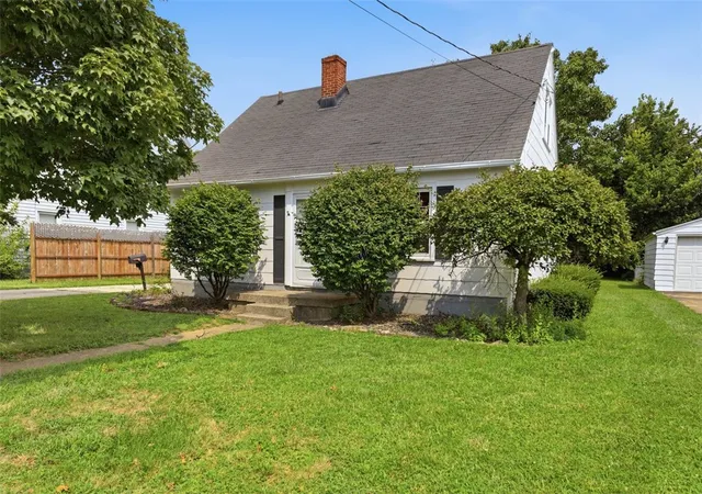Photo 2 of Single family home for sale at 911 Ellen Dr, Middletown, OH 45042 | MLS# 965868 | Listing updated on 2026-09-13