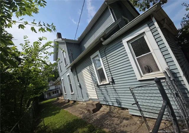 Photo 3 of Sale Pending at 1027 W Riverview Ave, Dayton, OH 45402 | MLS# 966089 | Listing updated on 2026-09-05
