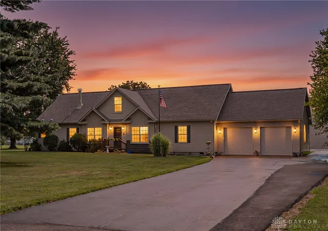 Photo 2 of Sale Pending at 945 Ormsby Dr, Xenia, OH 45385 | MLS# 965482 | Listing updated on 2026-08-30