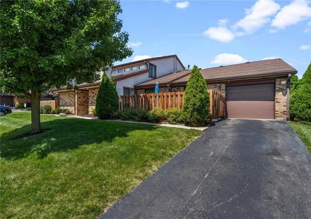 Photo 3 of Townhouse for sale at 9561 Arboridge Ln, Miamisburg, OH 45342 | MLS# 966193 | Listing updated on 2026-09-11