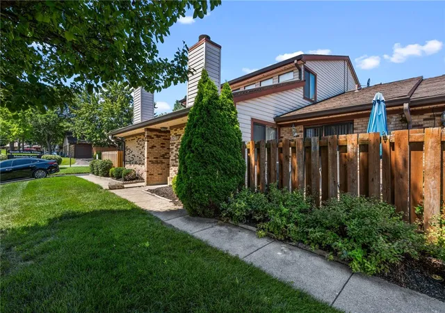 Photo 4 of Townhouse for sale at 9561 Arboridge Ln, Miamisburg, OH 45342 | MLS# 966193 | Listing updated on 2026-09-11