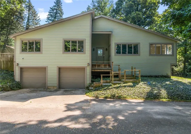 Photo 2 of Single family home for sale at 303 E Whipp Rd, Dayton, OH 45459 | MLS# 965898 | Listing updated on 2026-10-06