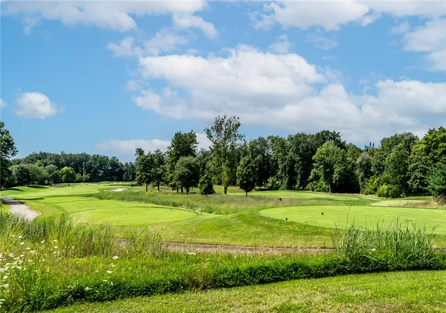 Photo 2 of Single family home for sale at 252 Links View Dr, Maineville, OH 45039 | MLS# 966245 | Listing updated on 2026-08-30