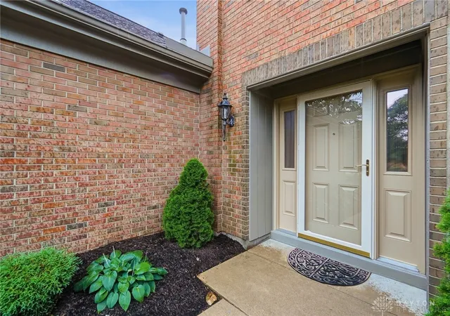 Listing Photo 5 - Condo for sale in building located at 2662 Vienna Estates Dr, Dayton, OH 45459