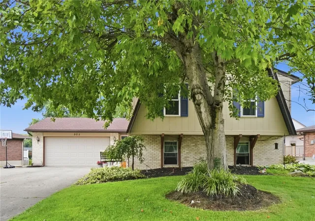 Photo 1 of Single family home for sale at 905 Victoria Dr, Franklin, OH 45005 | MLS# 966329 | Listing updated on 2026-09-09