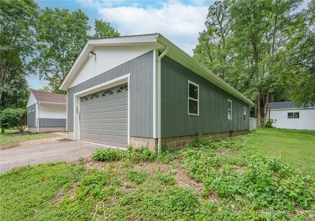 Photo 4 of Sale Pending at 759 N Hampton Rd, Springfield, OH 45504 | MLS# 966331 | Listing updated on 2026-09-07