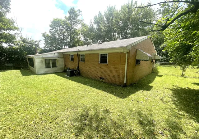 Photo 4 of Sale Pending at 523 Schroeder St, Miamisburg, OH 45342 | MLS# 966359 | Listing updated on 2026-09-09