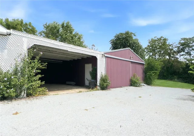 Photo 3 of Single family home for sale at 7561 N US 42, Waynesville, OH 45068 | MLS# 966230 | Listing updated on 2026-08-30