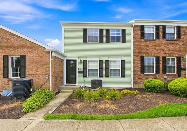 Photo 2 of Condo for sale at 124 Chapel Hl Dr #124, Fairfield, OH 45014 | MLS# 966371 | Listing updated on 2026-09-11