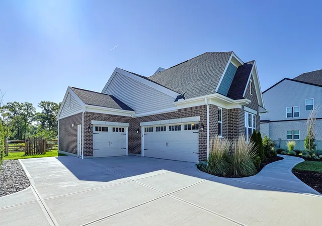 Photo 3 of Single family home for sale at 5007 Bogey Ct, Lebanon, OH 45036 | MLS# 966433 | Listing updated on 2026-10-20