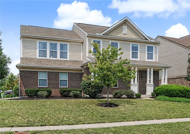 Photo 3 of Single family home for sale at 10 Sweetgum Ln, Springboro, OH 45066 | MLS# 966436 | Listing updated on 2026-09-28