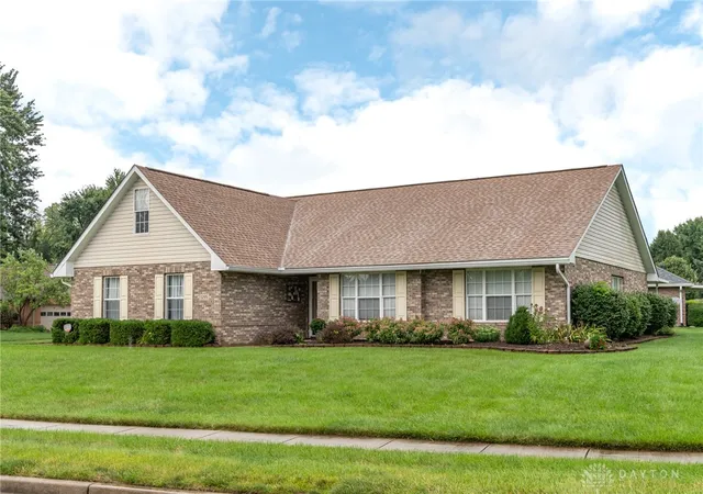 Photo 3 of Single family home for sale at 1295 Candlelite Ln, Fairborn, OH 45324 | MLS# 966166 | Listing updated on 2026-09-12