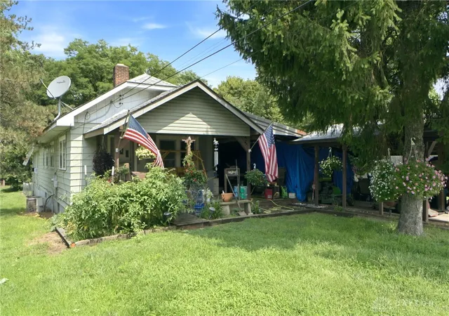 Photo 1 of Single family home for sale at 1914 Winona Dr, Middletown, OH 45042 | MLS# 966495 | Listing updated on 2026-09-14