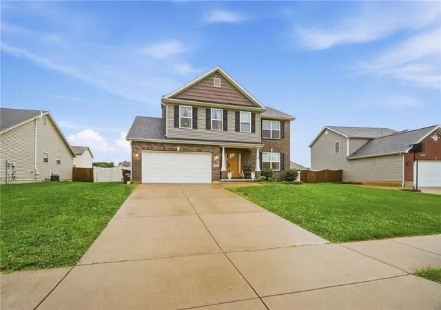 Photo 3 of Sale Pending at 254 Auburn Meadows Ct, Franklin, OH 45005 | MLS# 966410 | Listing updated on 2026-09-21