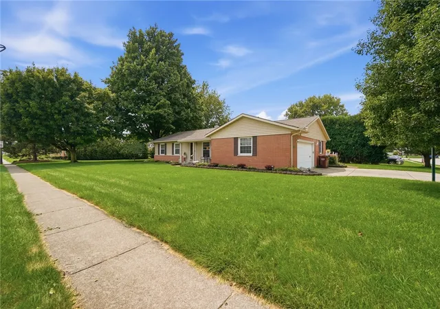 Photo 3 of Single family home for sale at 101 Clifton Dr, Piqua, OH 45356 | MLS# 966578 | Listing updated on 2026-10-04