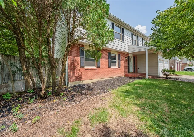 Photo 3 of Single family home for sale at 7321 Union Schoolhouse Rd, Dayton, OH 45424 | MLS# 966229 | Listing updated on 2026-09-12