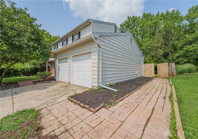 Photo 4 of Single family home for sale at 7321 Union Schoolhouse Rd, Dayton, OH 45424 | MLS# 966229 | Listing updated on 2026-09-12